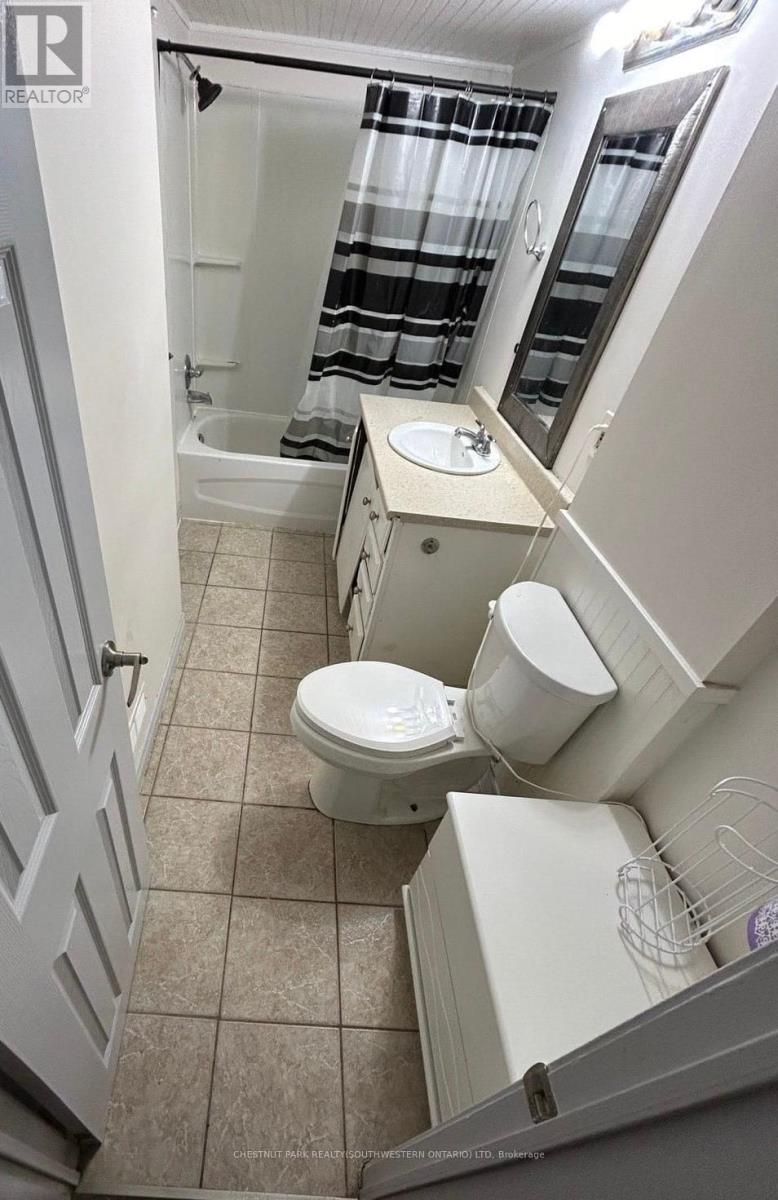 1121 Trafalgar Street, London East, Ontario  N5Z 1G9 - Photo 26 - X12176514