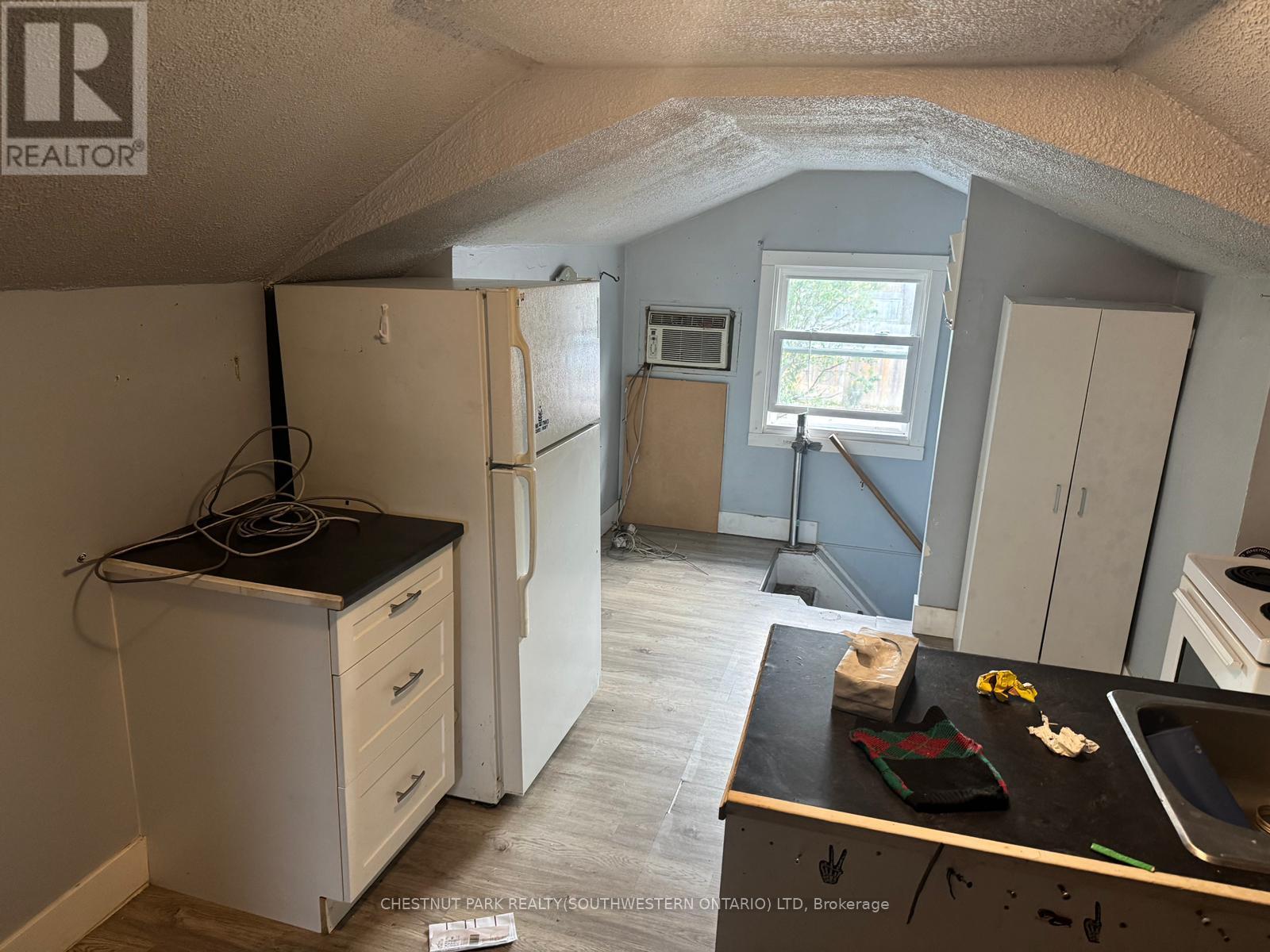 1121 Trafalgar Street, London East, Ontario  N5Z 1G9 - Photo 30 - X12176514