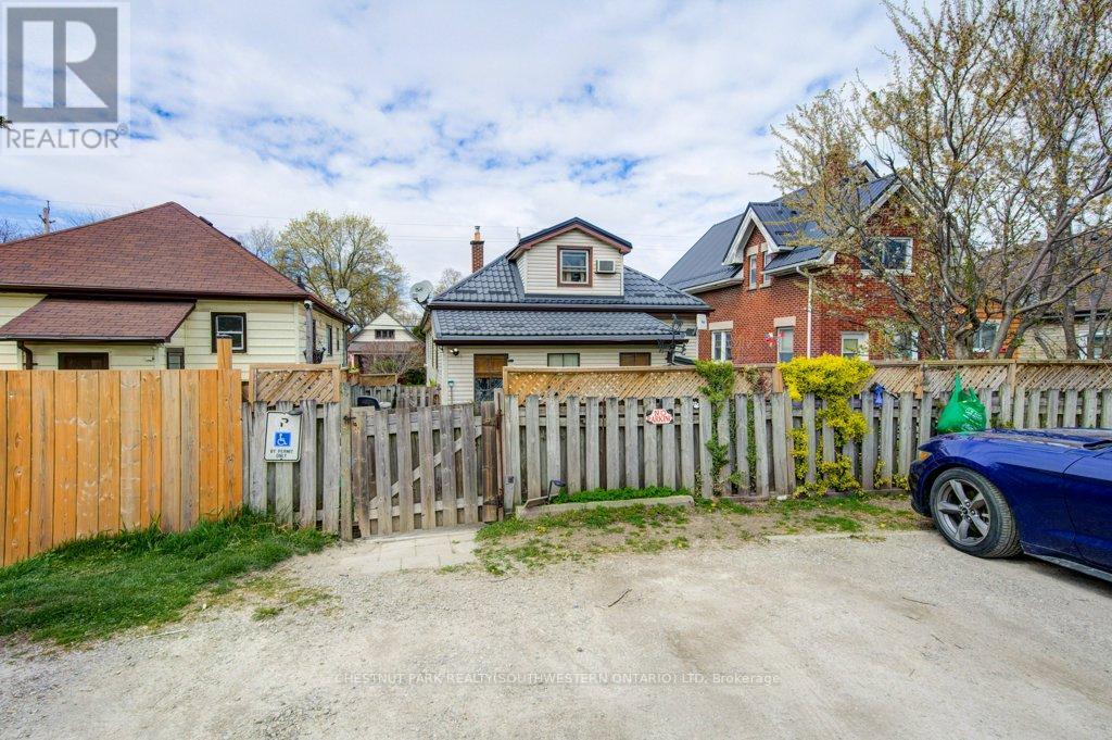 1121 Trafalgar Street, London East, Ontario  N5Z 1G9 - Photo 38 - X12176514