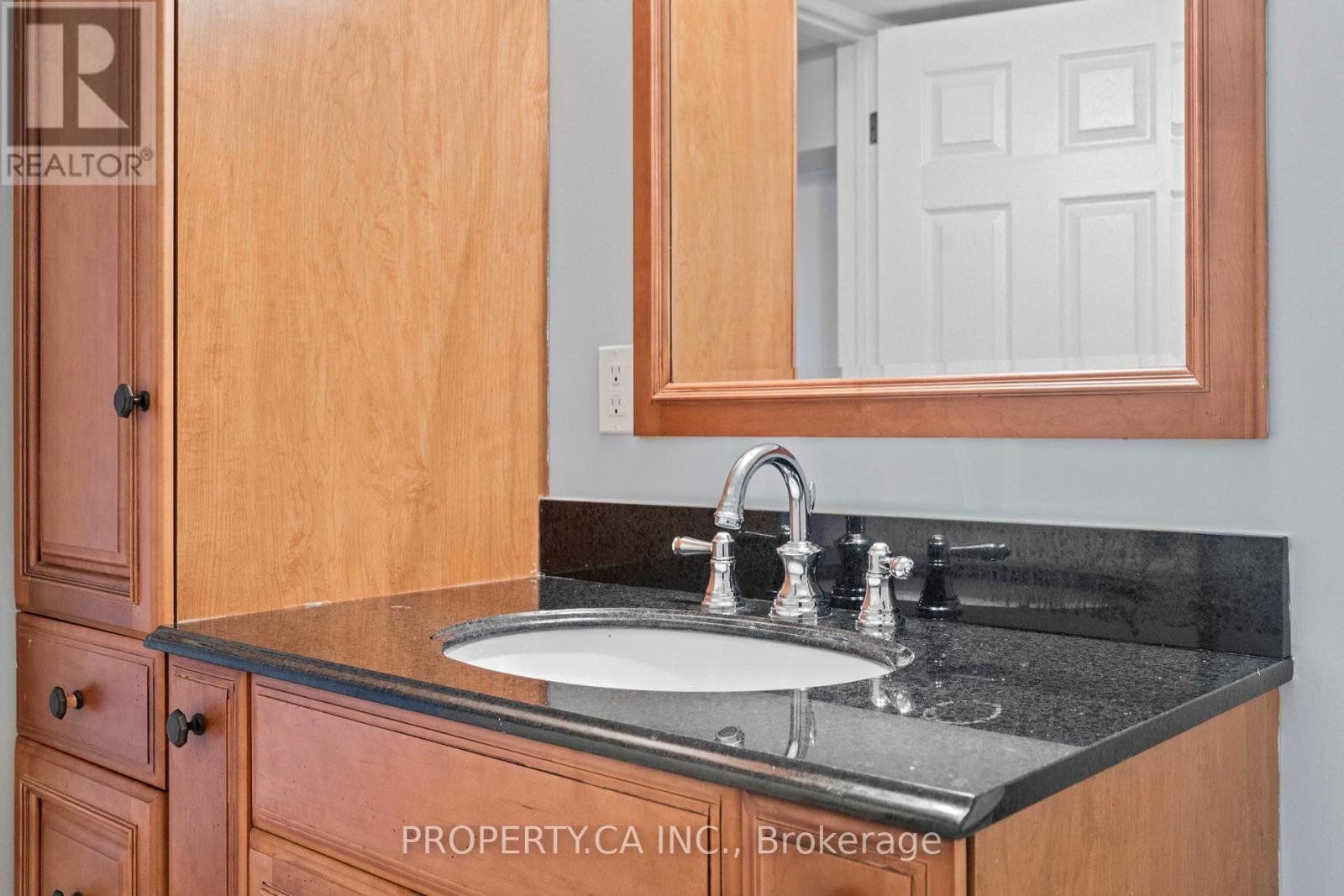 753 Klosters Drive, Waterloo, Ontario  N2V 2V5 - Photo 35 - X12176531