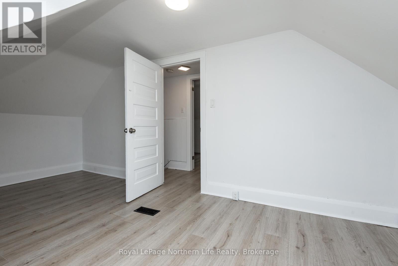 613 Worthington Street E, North Bay, Ontario  P1B 1H8 - Photo 34 - X12176568