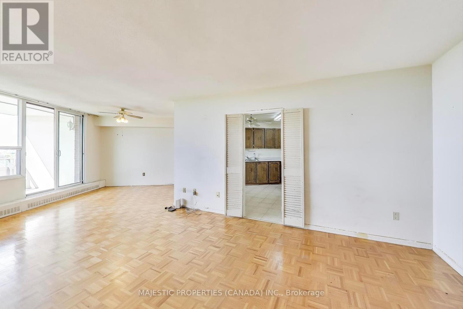 1216 - 15 Vicora Link Way, Toronto, Ontario  M3C 1A8 - Photo 4 - C12176579