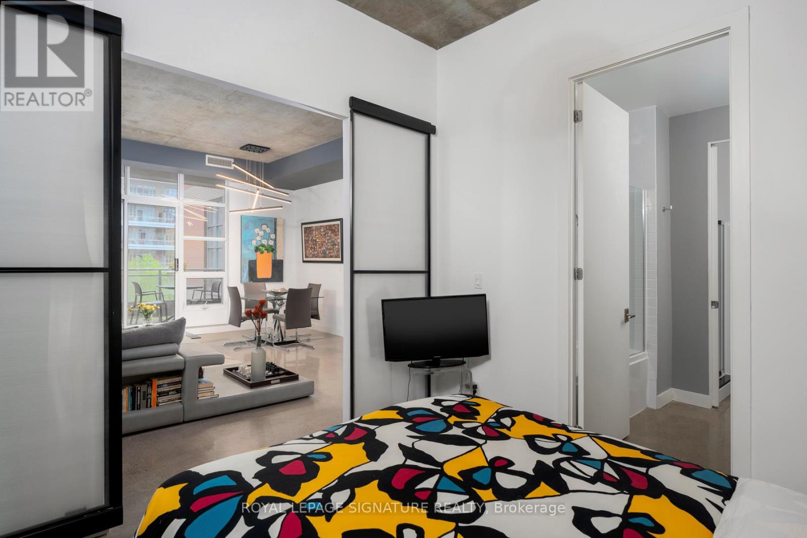 408 - 19 Brant Street, Toronto, Ontario  M5V 2L2 - Photo 18 - C12176596