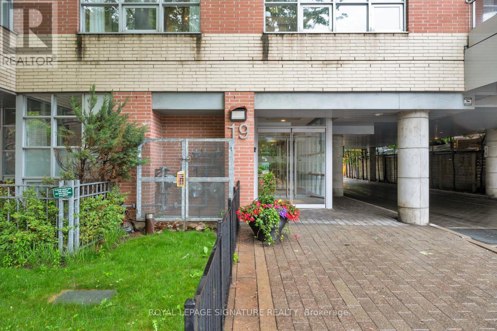 408 - 19 Brant Street, Toronto, Ontario  M5V 2L2 - Photo 49 - C12176596