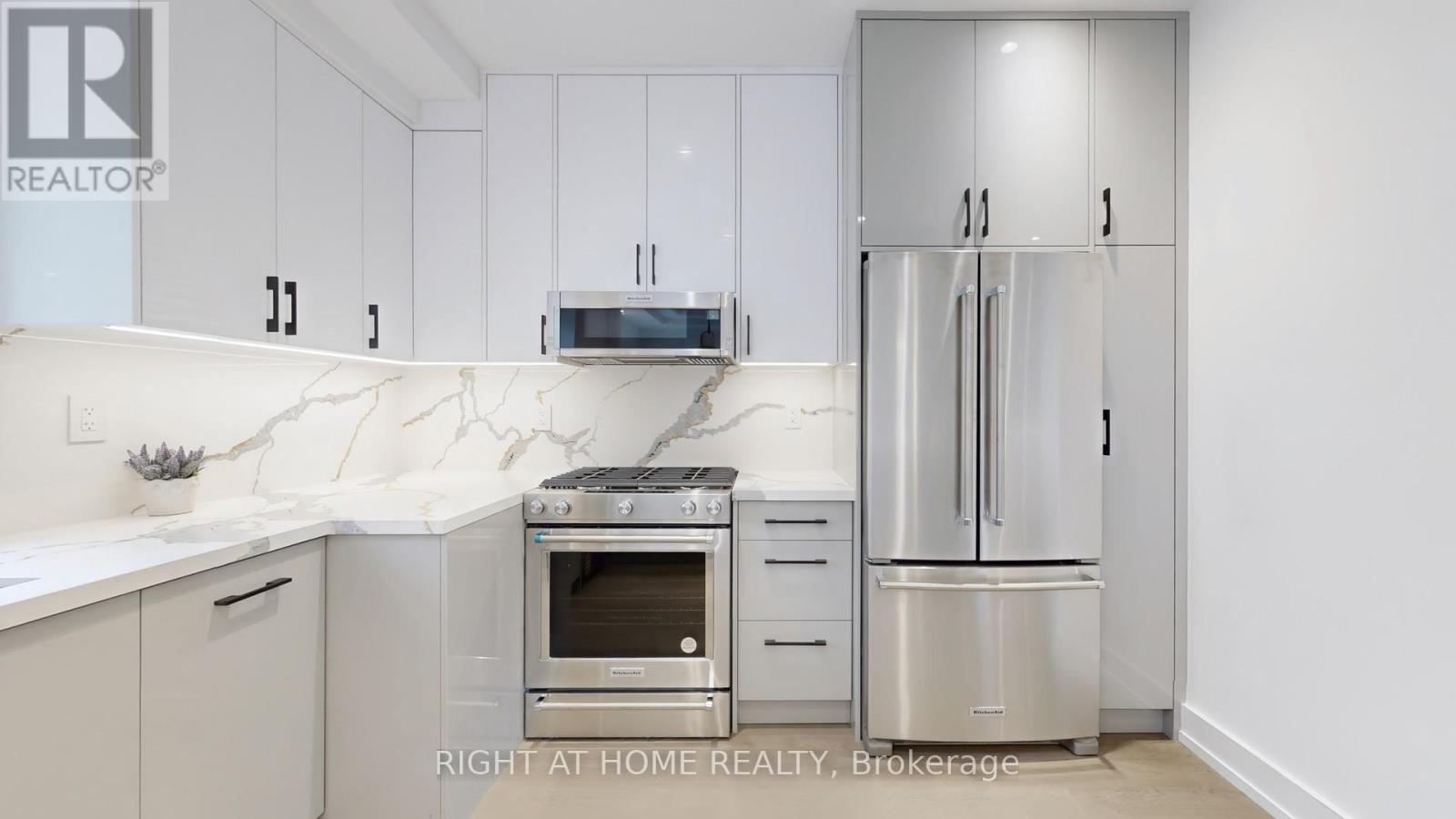 136 Santa Barbara Road, Toronto (Willowdale West), Ontario  M2N 2C5 - Photo 11 - C12176692
