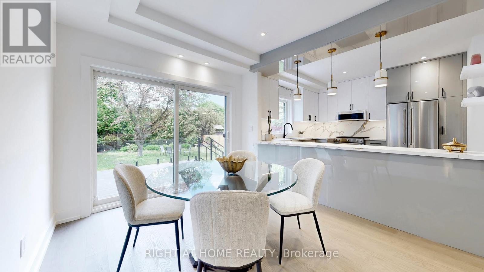 136 Santa Barbara Road, Toronto (Willowdale West), Ontario  M2N 2C5 - Photo 3 - C12176692