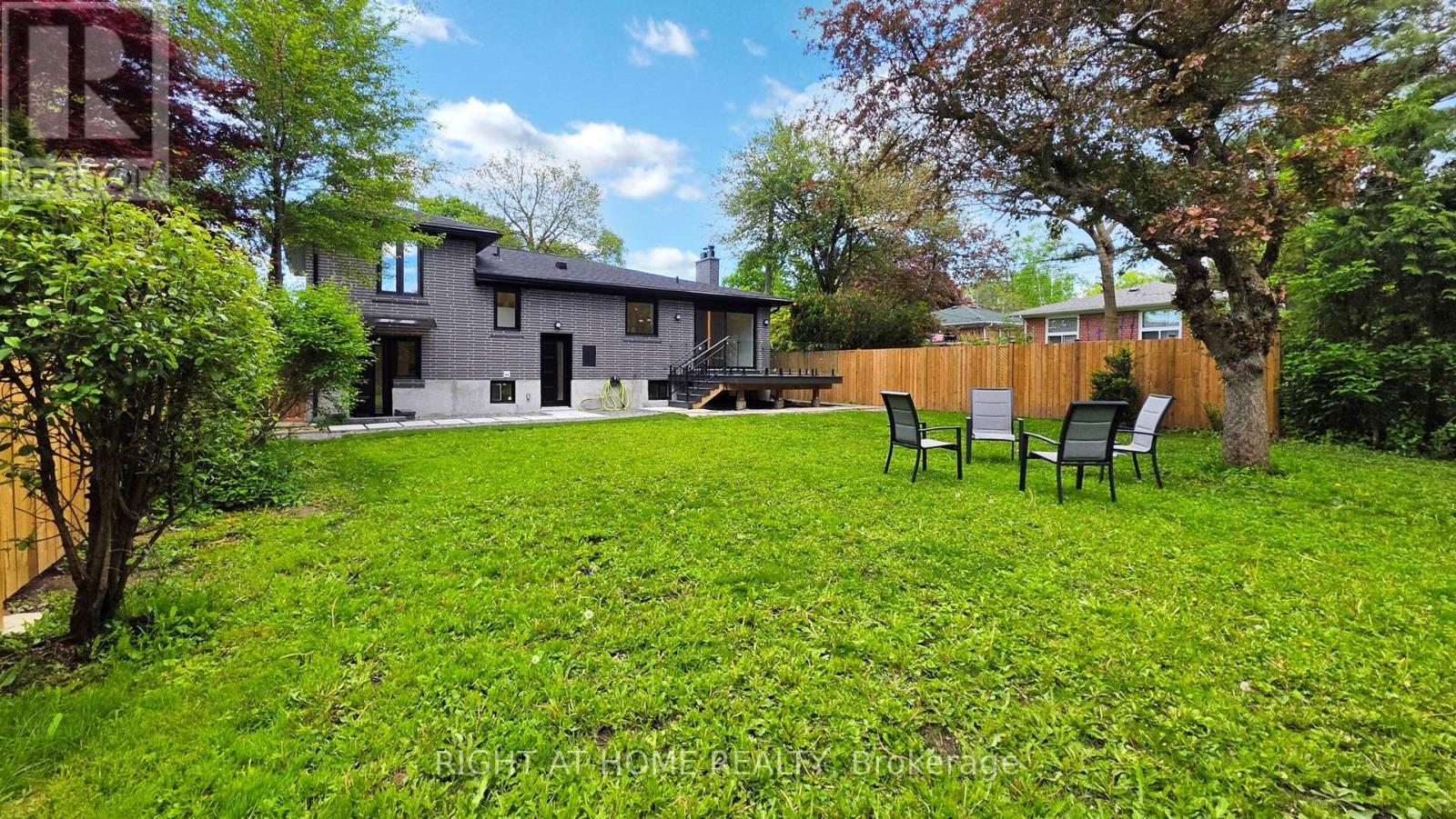 136 Santa Barbara Road, Toronto (Willowdale West), Ontario  M2N 2C5 - Photo 32 - C12176692