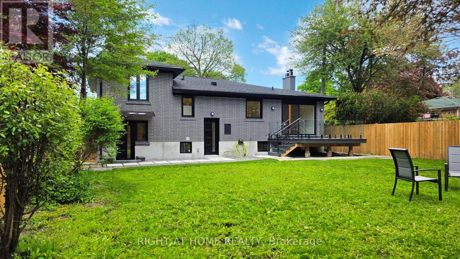 136 Santa Barbara Road, Toronto (Willowdale West), Ontario  M2N 2C5 - Photo 34 - C12176692