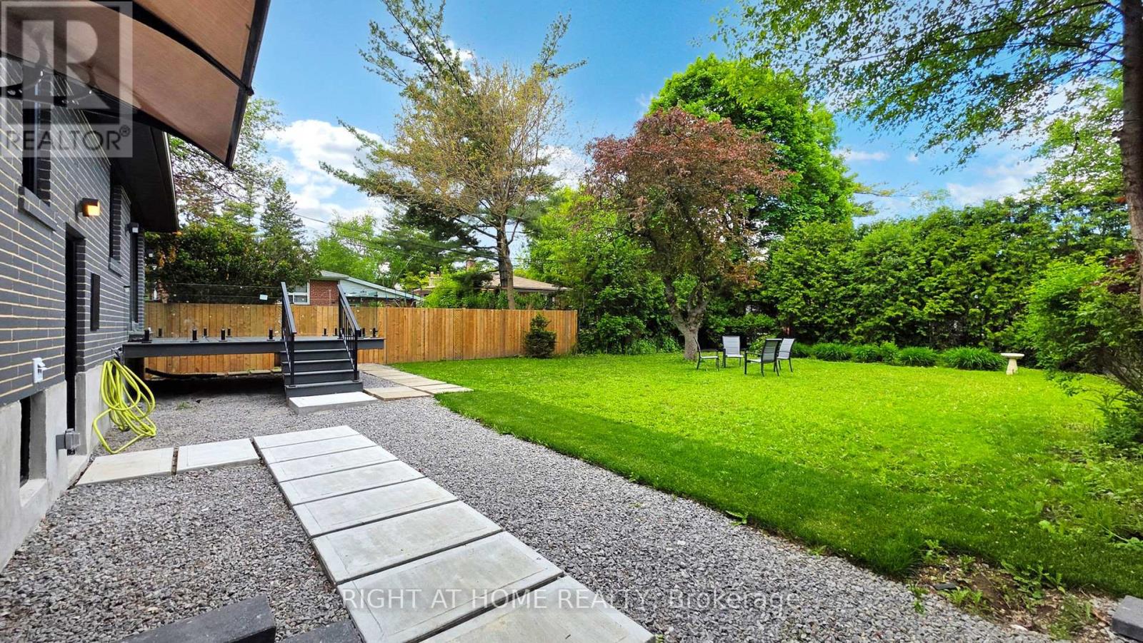 136 Santa Barbara Road, Toronto (Willowdale West), Ontario  M2N 2C5 - Photo 37 - C12176692
