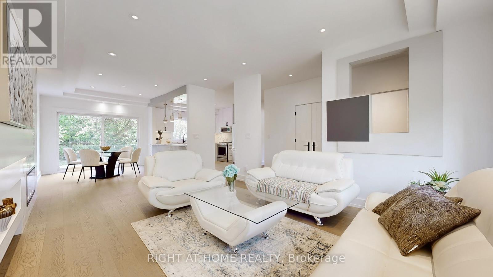 136 Santa Barbara Road, Toronto (Willowdale West), Ontario  M2N 2C5 - Photo 4 - C12176692