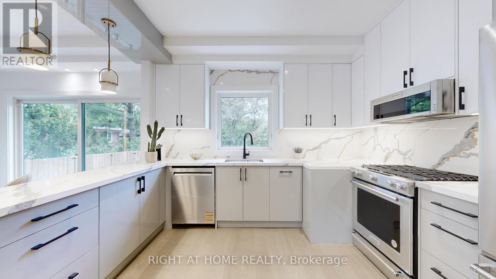 136 Santa Barbara Road, Toronto (Willowdale West), Ontario  M2N 2C5 - Photo 9 - C12176692