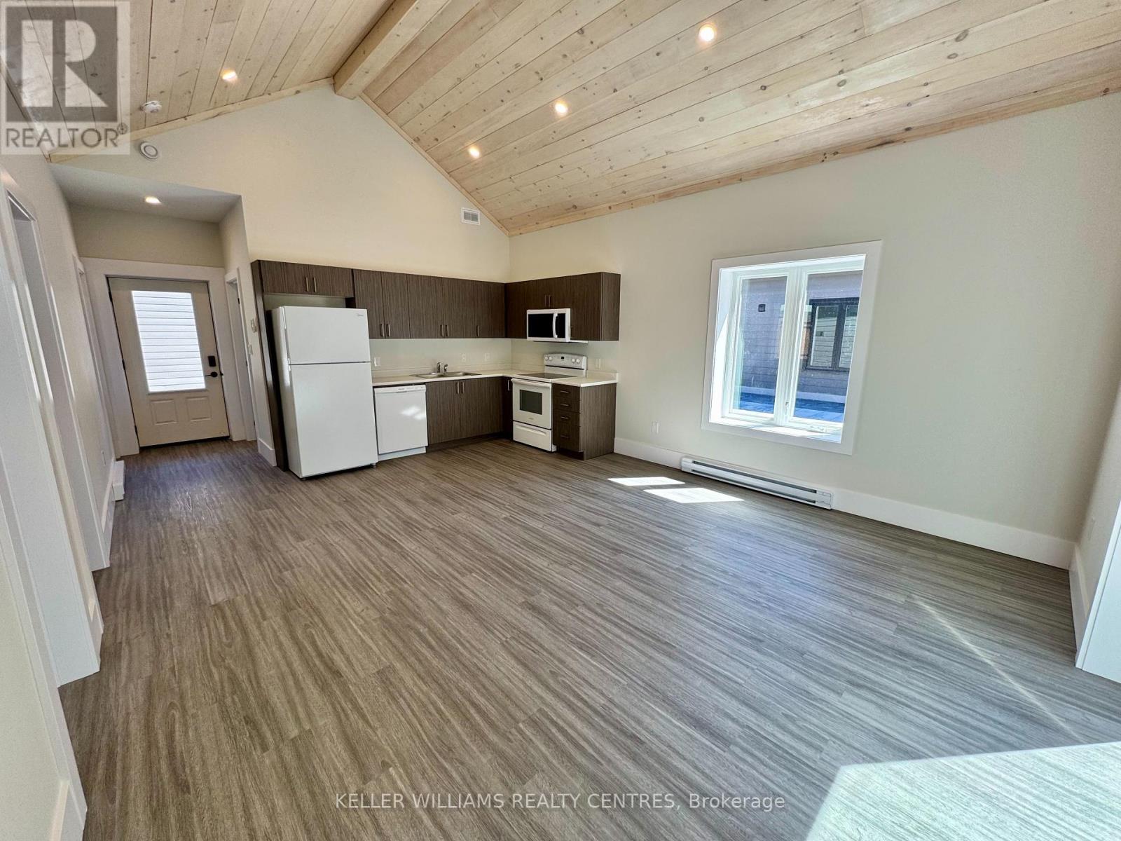 Garden Suite - 63 Holgate Street, Barrie, Ontario  L4N 2T8 - Photo 9 - S12176602