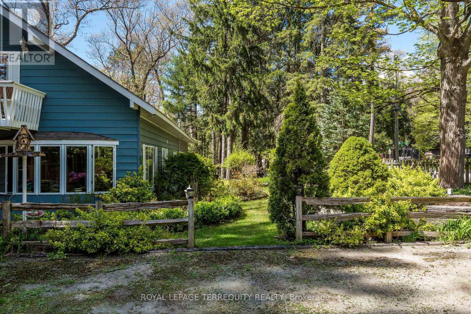 19 Finley Drive, Tiny, Ontario  L0L 2J0 - Photo 10 - S12176646