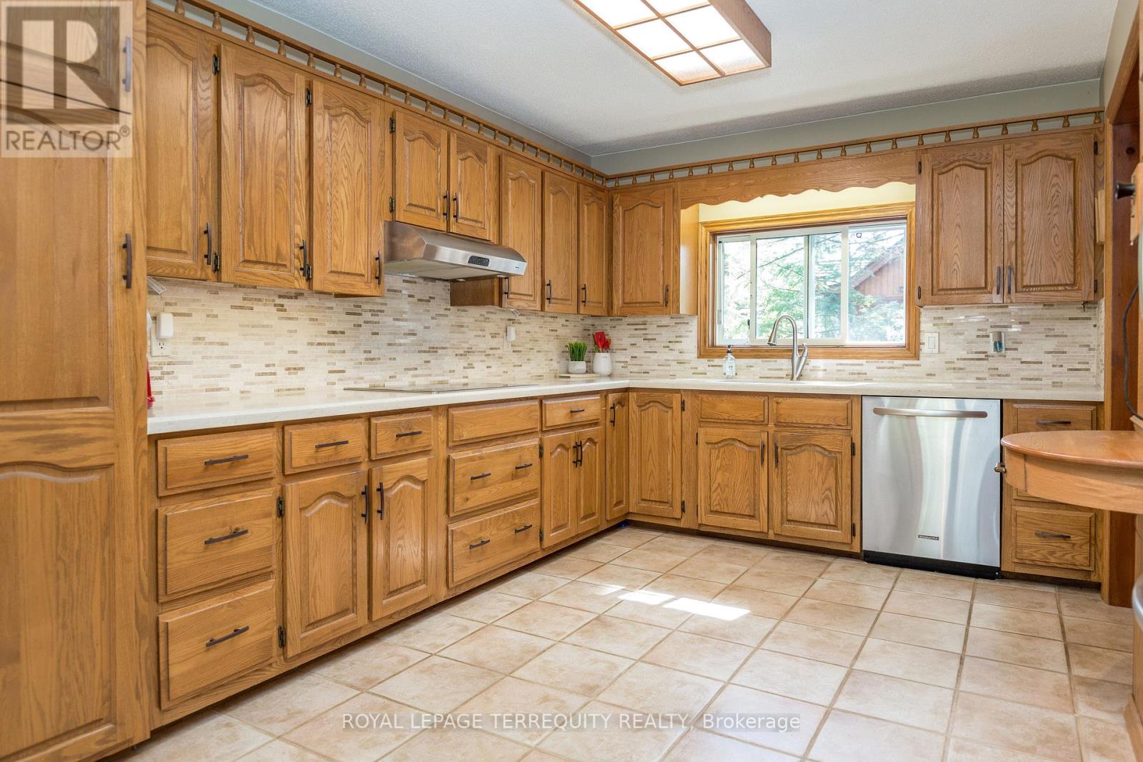 19 Finley Drive, Tiny, Ontario  L0L 2J0 - Photo 32 - S12176646