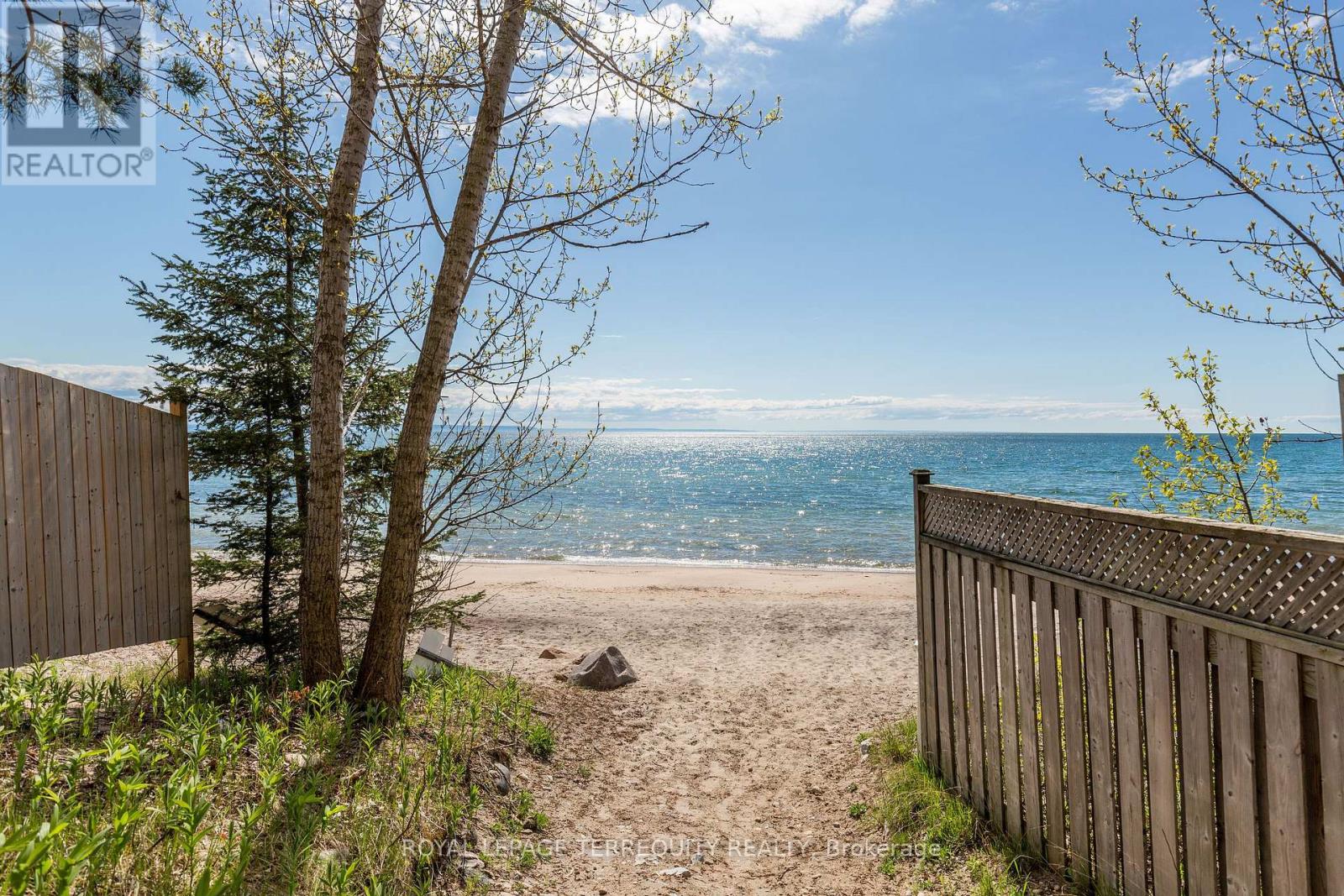 19 Finley Drive, Tiny, Ontario  L0L 2J0 - Photo 47 - S12176646