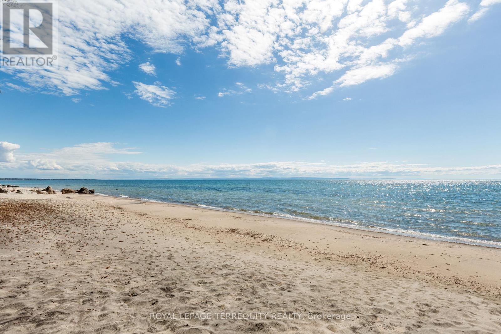19 Finley Drive, Tiny, Ontario  L0L 2J0 - Photo 6 - S12176646