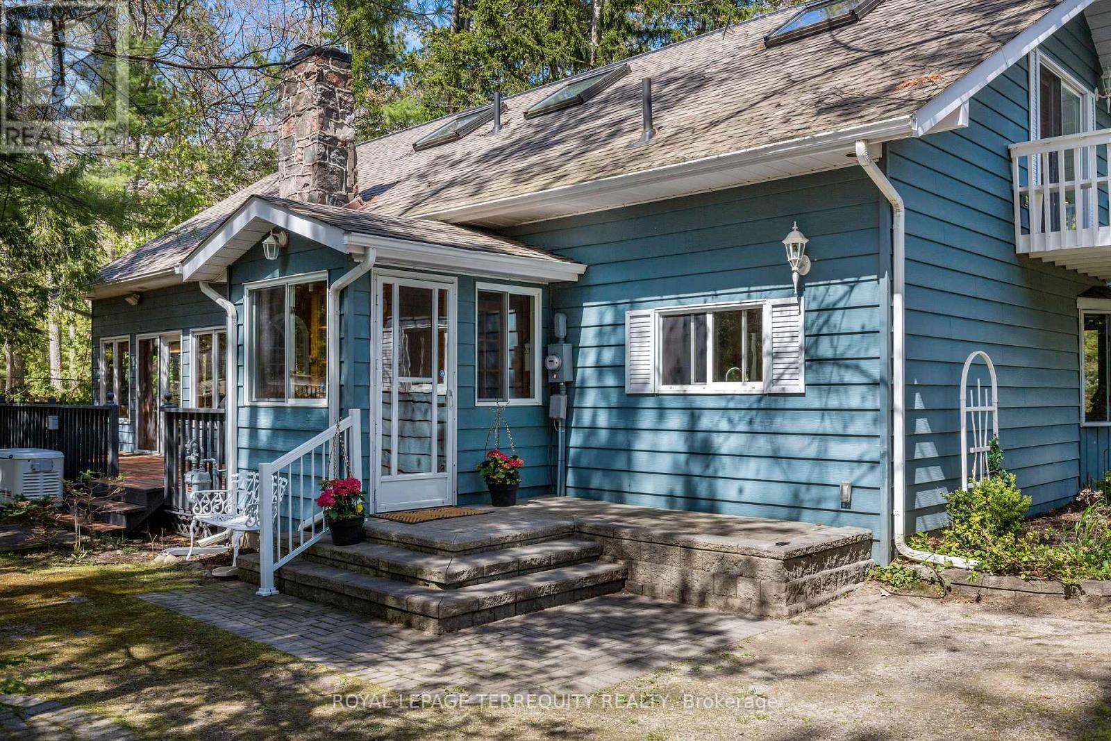 19 Finley Drive, Tiny, Ontario  L0L 2J0 - Photo 8 - S12176646