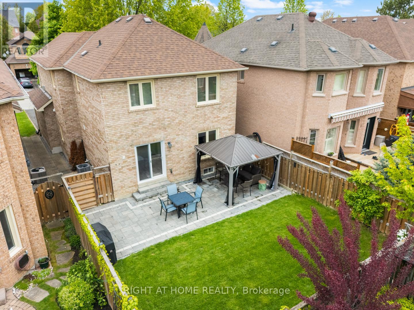 244 Rushbrook Drive, Newmarket, Ontario  L3X 2E3 - Photo 10 - N12176442