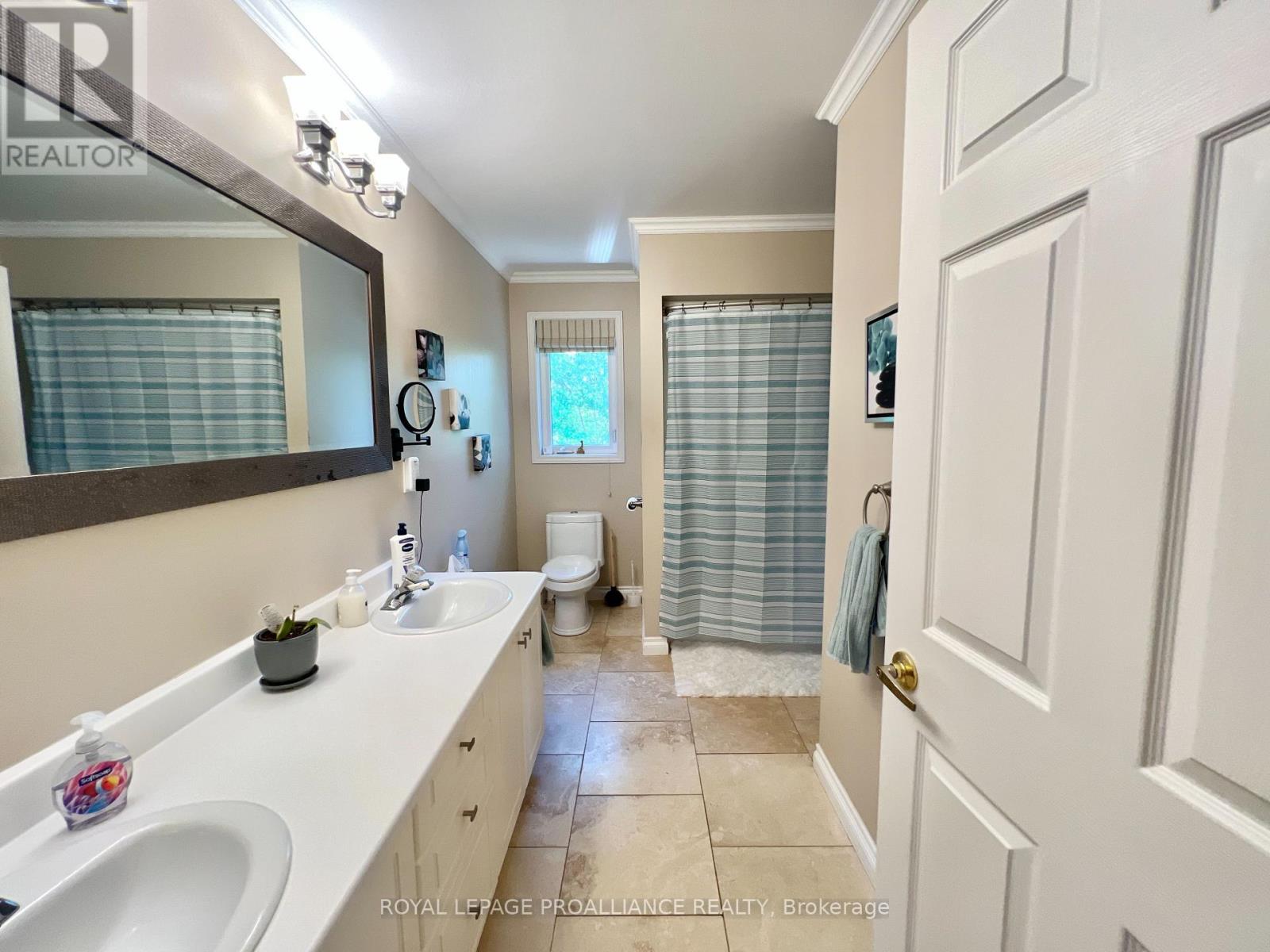 21 Benson Court, Belleville, Ontario K8P 5J4 - Photo 15 - X12176723