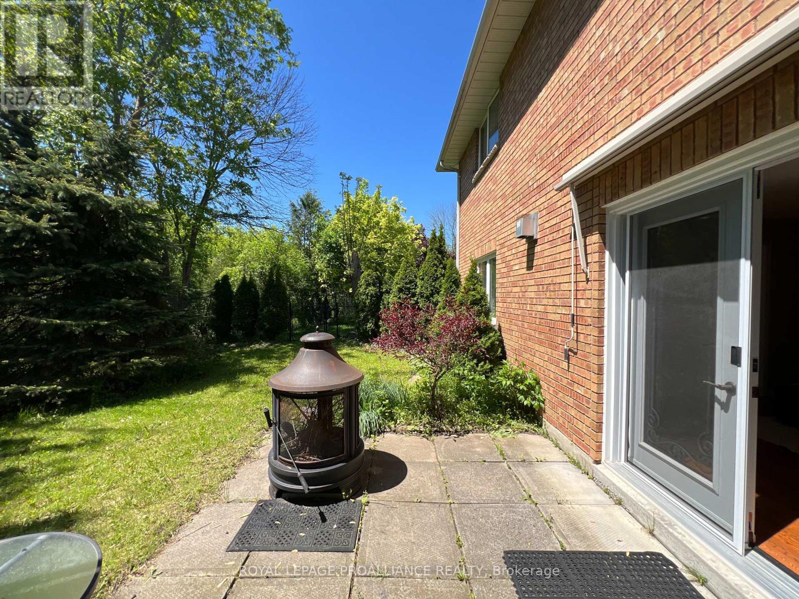 21 Benson Court, Belleville, Ontario K8P 5J4 - Photo 19 - X12176723