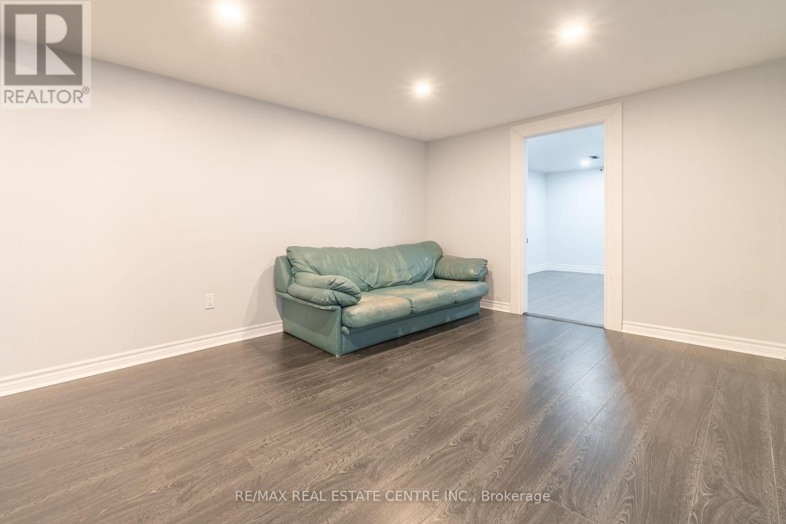 #lower - 176 Wellesley Crescent, London East (East I), Ontario  N5V 1J7 - Photo 8 - X12097400