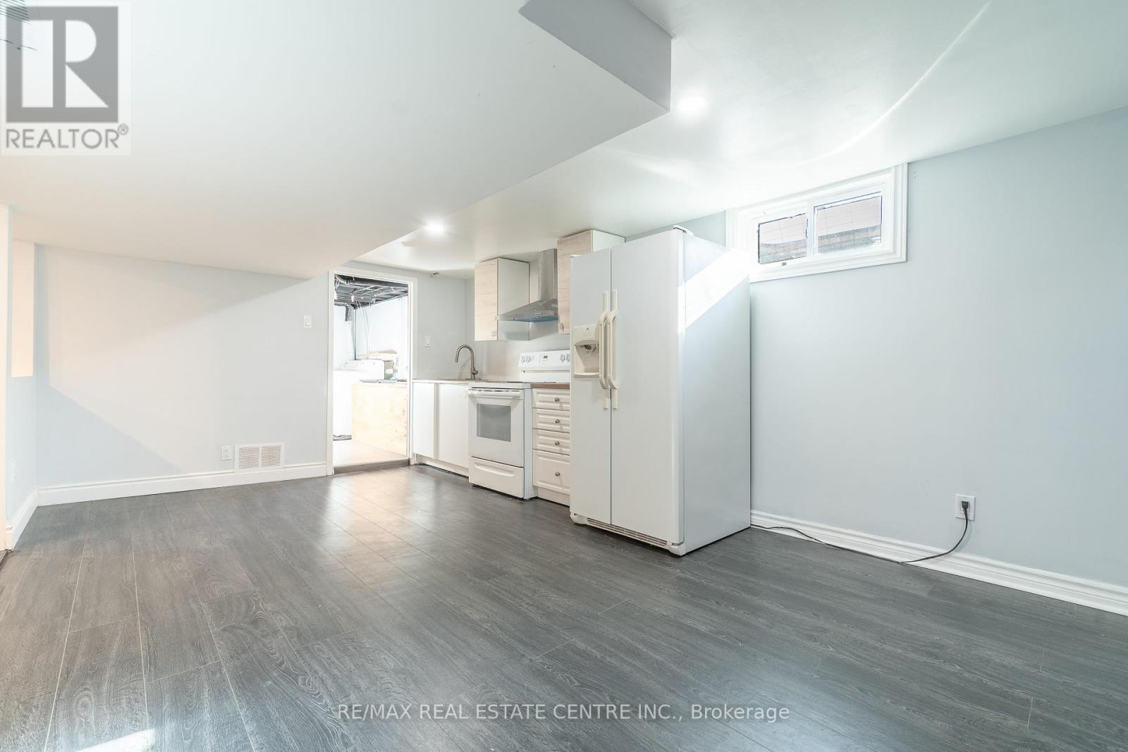 #lower - 176 Wellesley Crescent, London East (East I), Ontario  N5V 1J7 - Photo 4 - X12097400