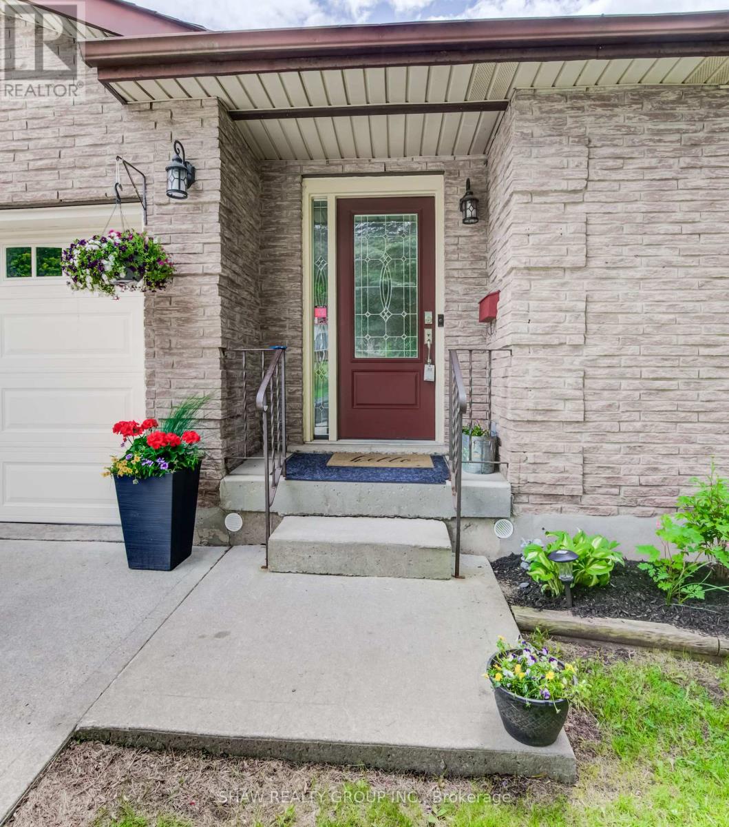 Property at 328 BURNETT AVENUE image 2