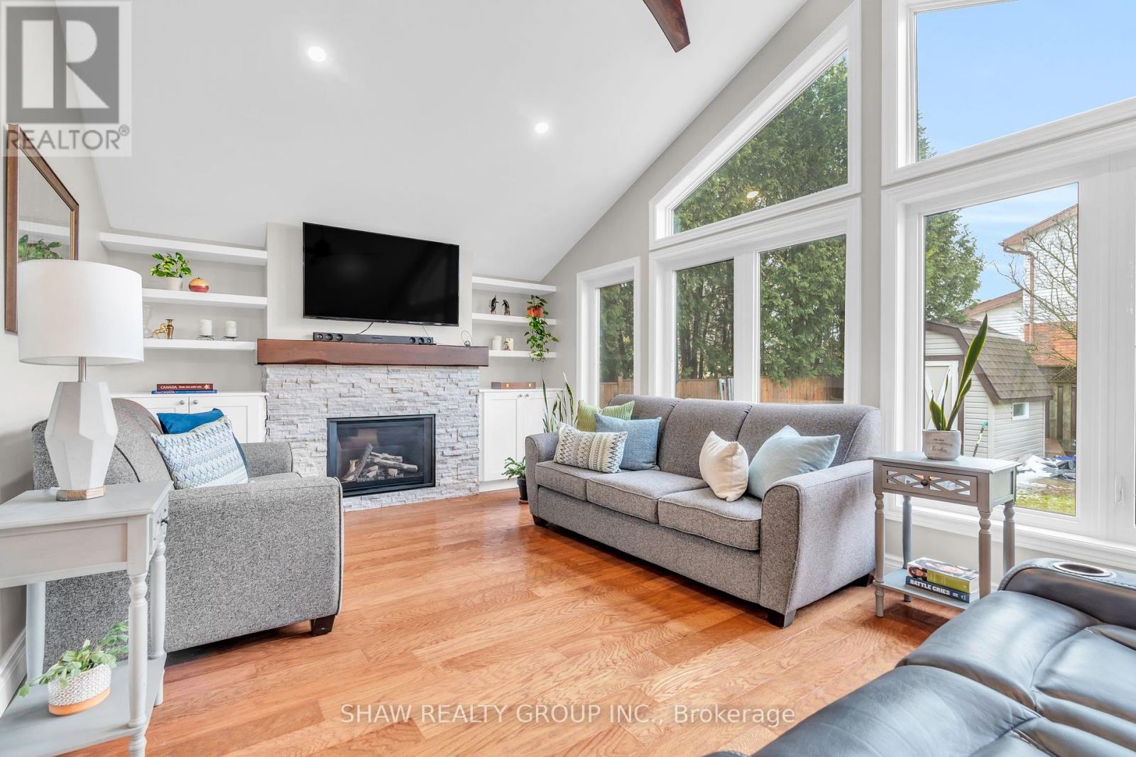 Property at 328 BURNETT AVENUE image 4