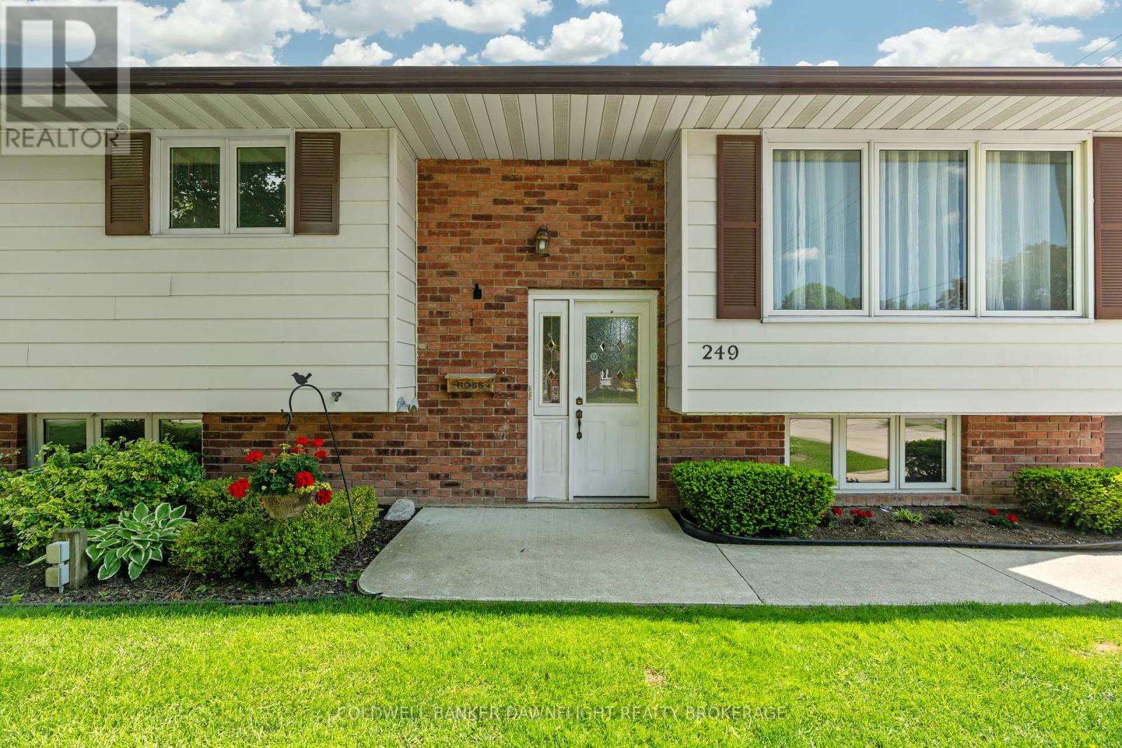 249 Churchill Drive, South Huron, Ontario  N0M 1S1 - Photo 5 - X12176771