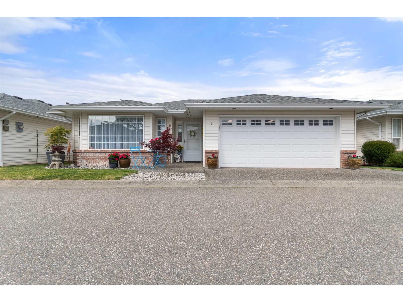 Property at 2 9420 WOODBINE STREET image 2