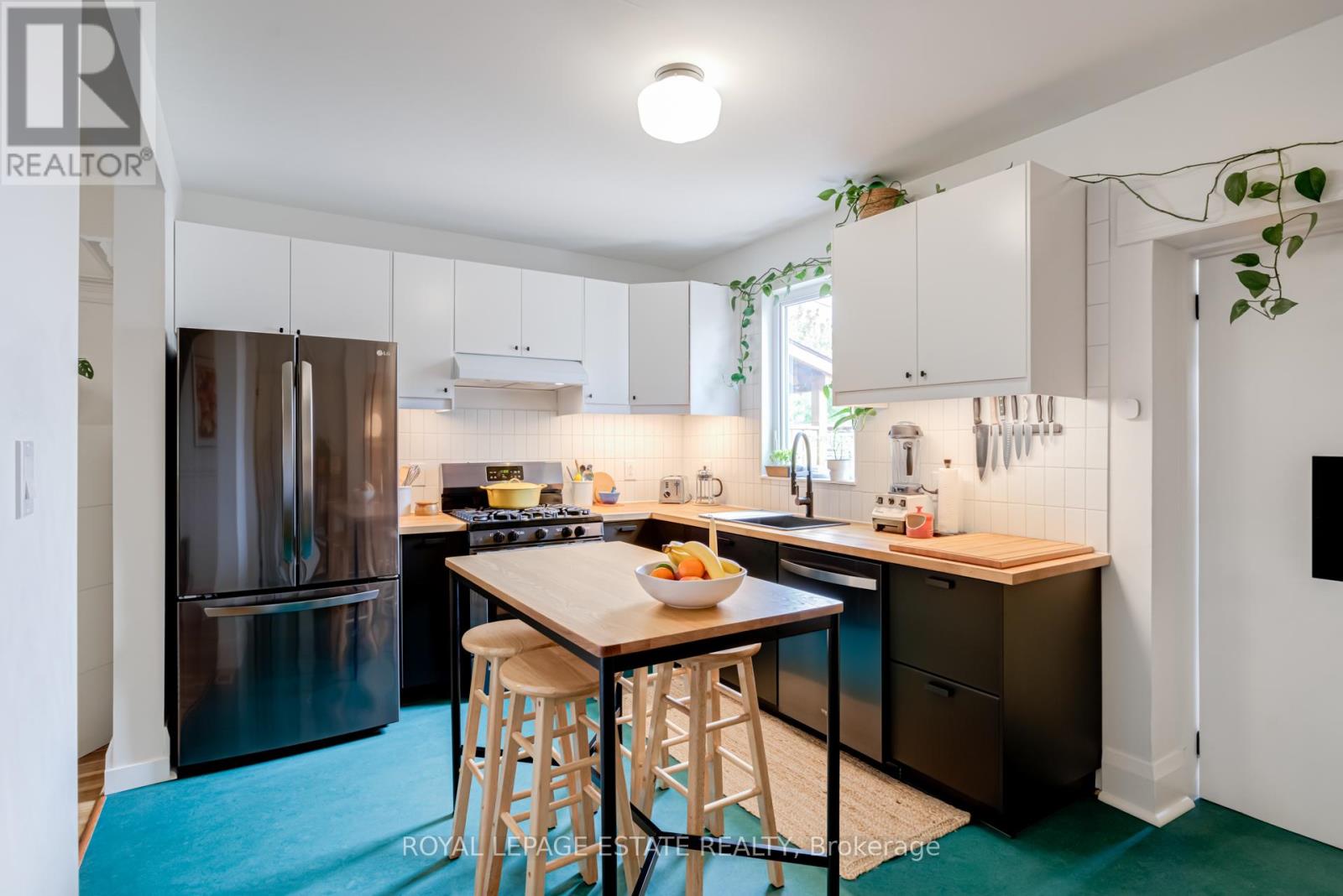 118 Mulock Avenue, Toronto, Ontario  M6N 3C6 - Photo 10 - W12176587