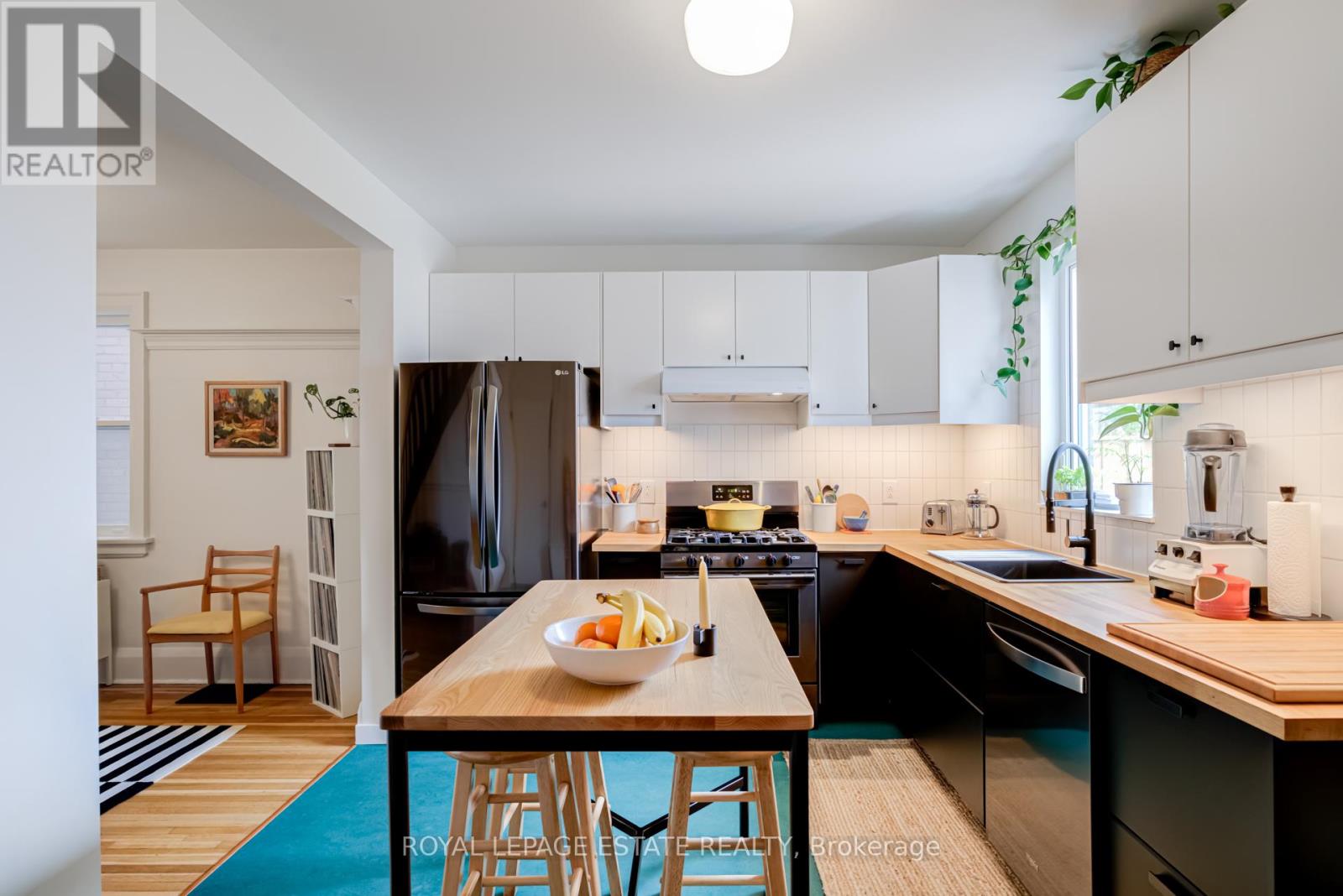 118 Mulock Avenue, Toronto, Ontario  M6N 3C6 - Photo 11 - W12176587