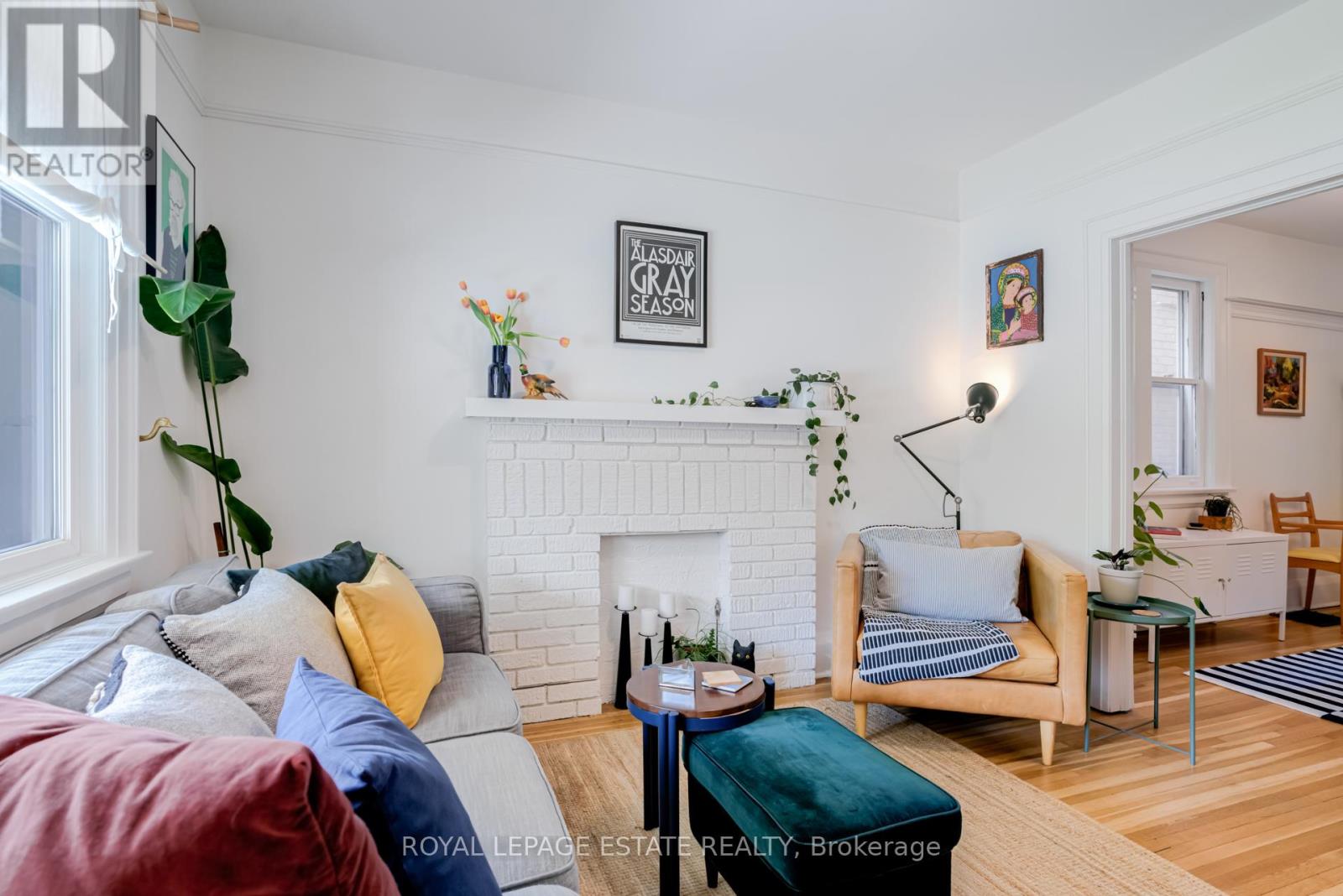 118 Mulock Avenue, Toronto, Ontario  M6N 3C6 - Photo 4 - W12176587