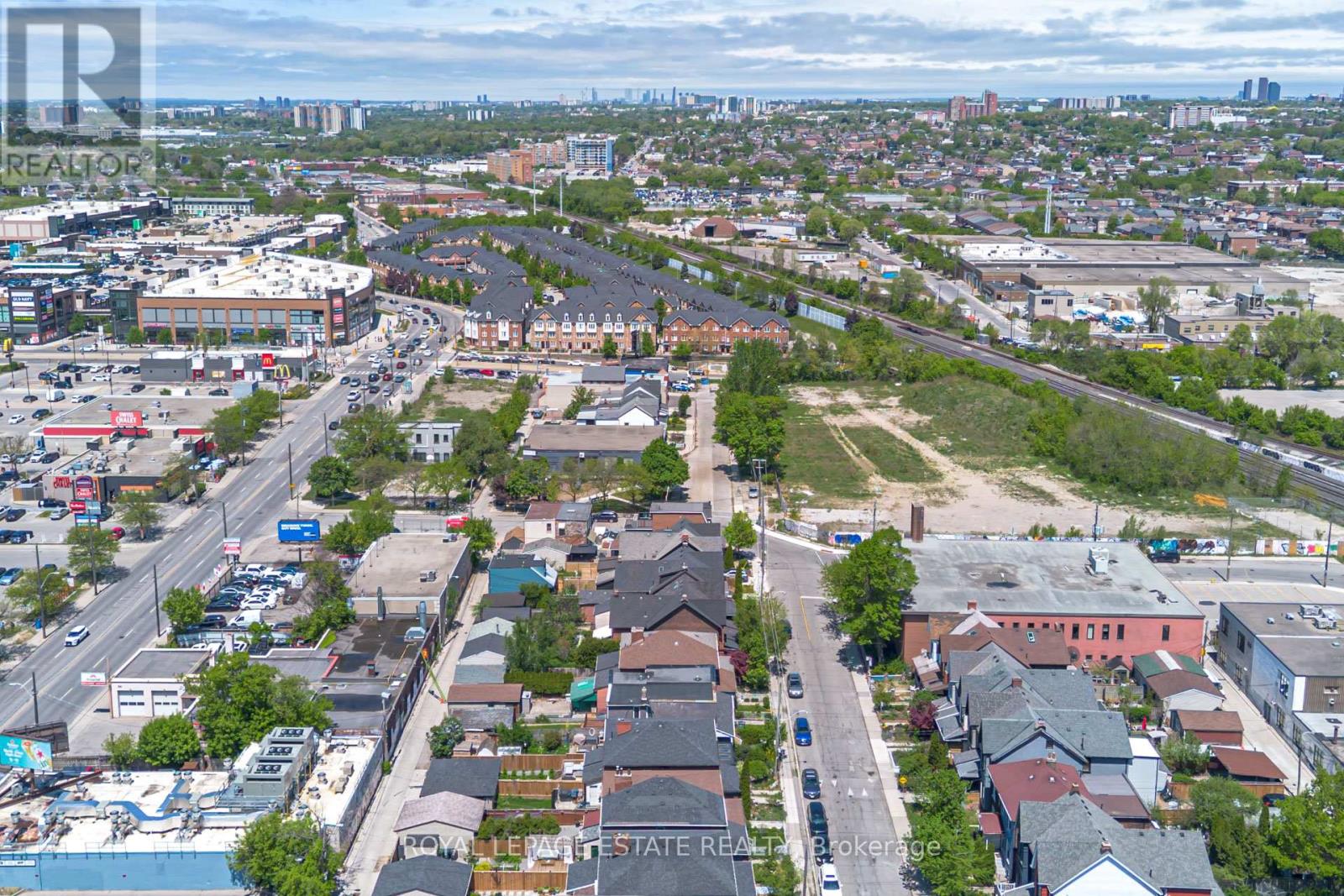 118 Mulock Avenue, Toronto, Ontario  M6N 3C6 - Photo 48 - W12176587
