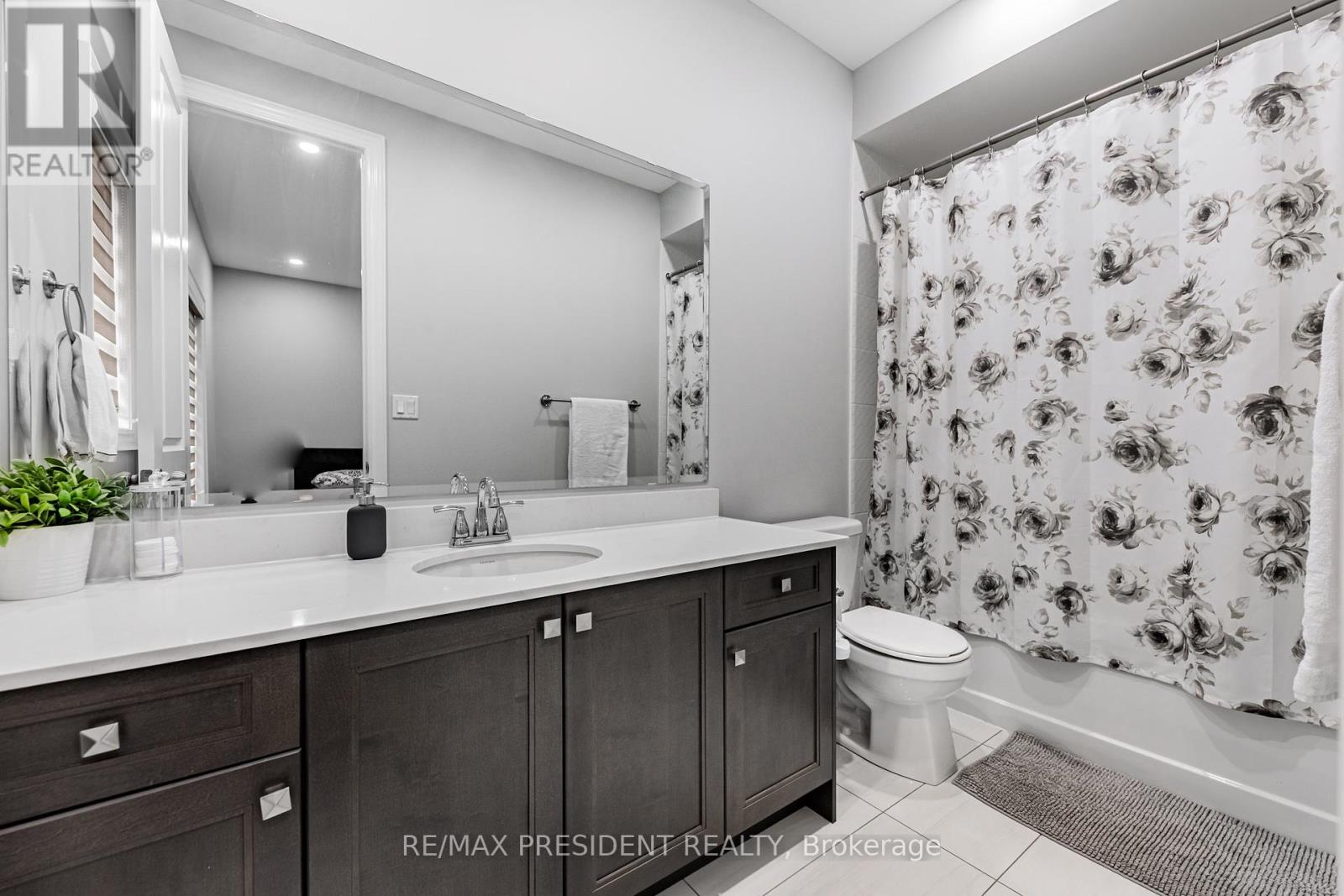 32 Elderbridge Road, Brampton, Ontario  L6P 4G5 - Photo 13 - W12176593
