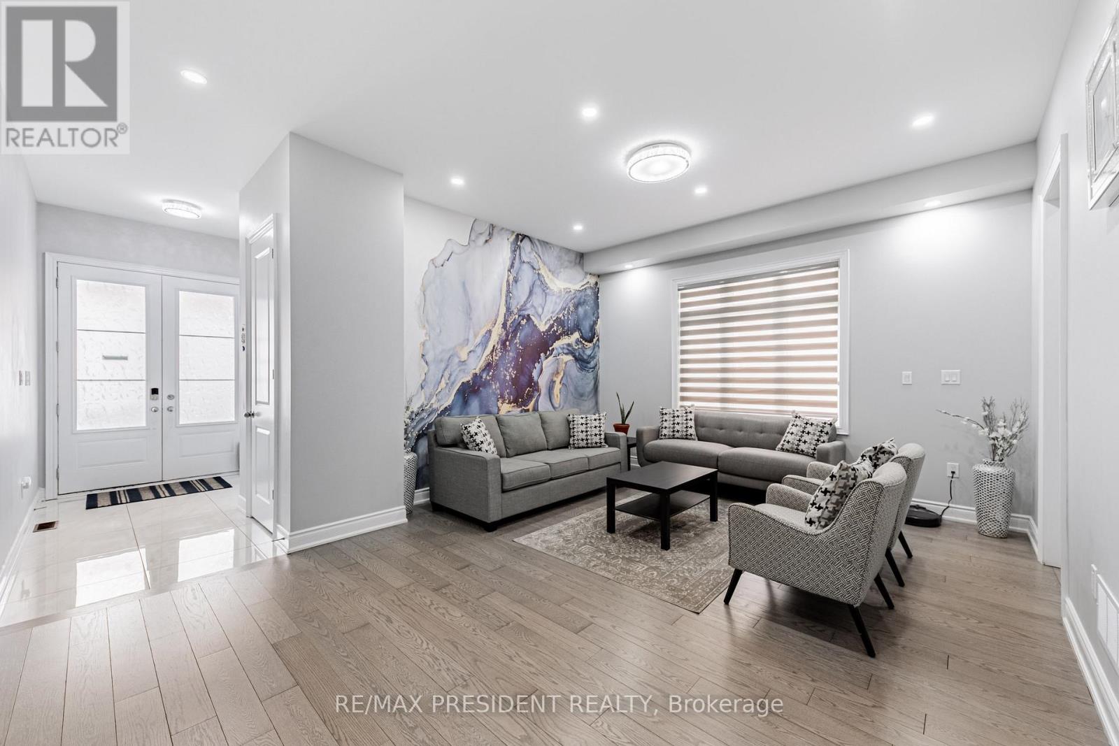 32 Elderbridge Road, Brampton, Ontario  L6P 4G5 - Photo 4 - W12176593
