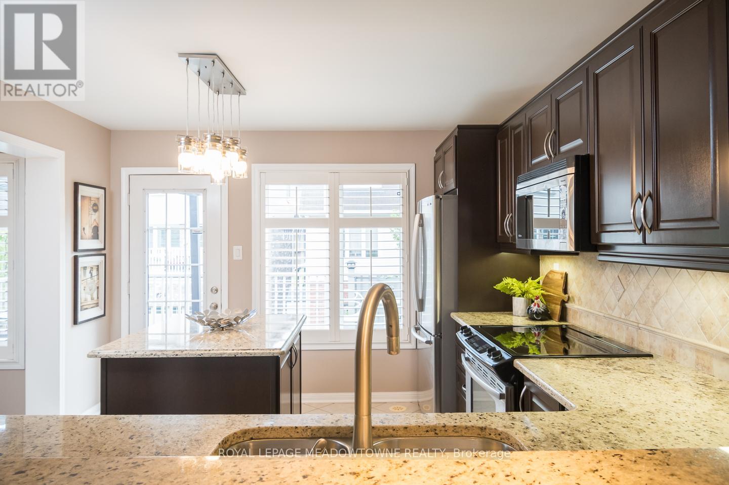 236 Magurn Gate, Milton, Ontario  L9T 7B3 - Photo 17 - W12176634