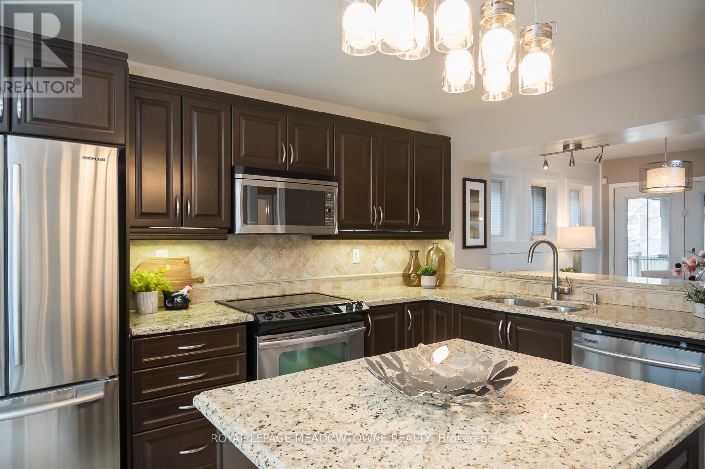 236 Magurn Gate, Milton, Ontario  L9T 7B3 - Photo 18 - W12176634
