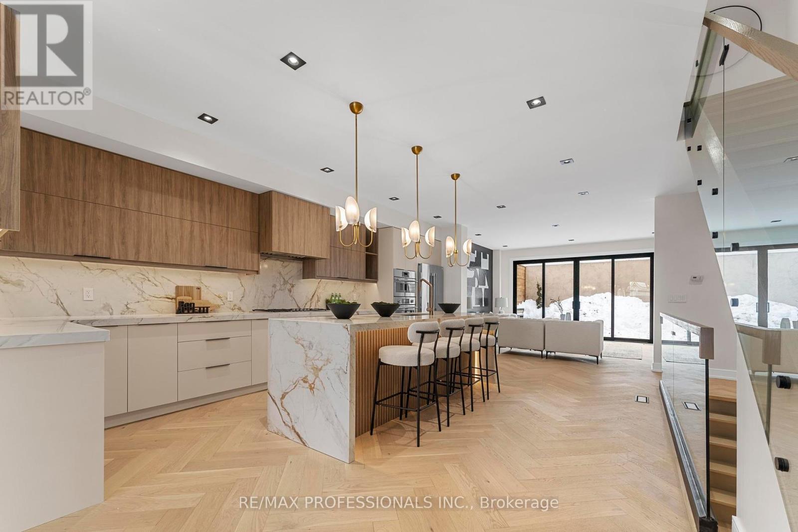 24 Durie Street, Toronto (High Park-Swansea), Ontario  M6S 3E6 - Photo 1 - W12176680