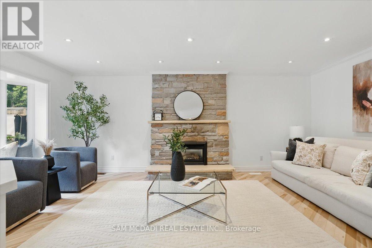 1713 Pengilley Place, Mississauga, Ontario  L5J 4R8 - Photo 9 - W12176693