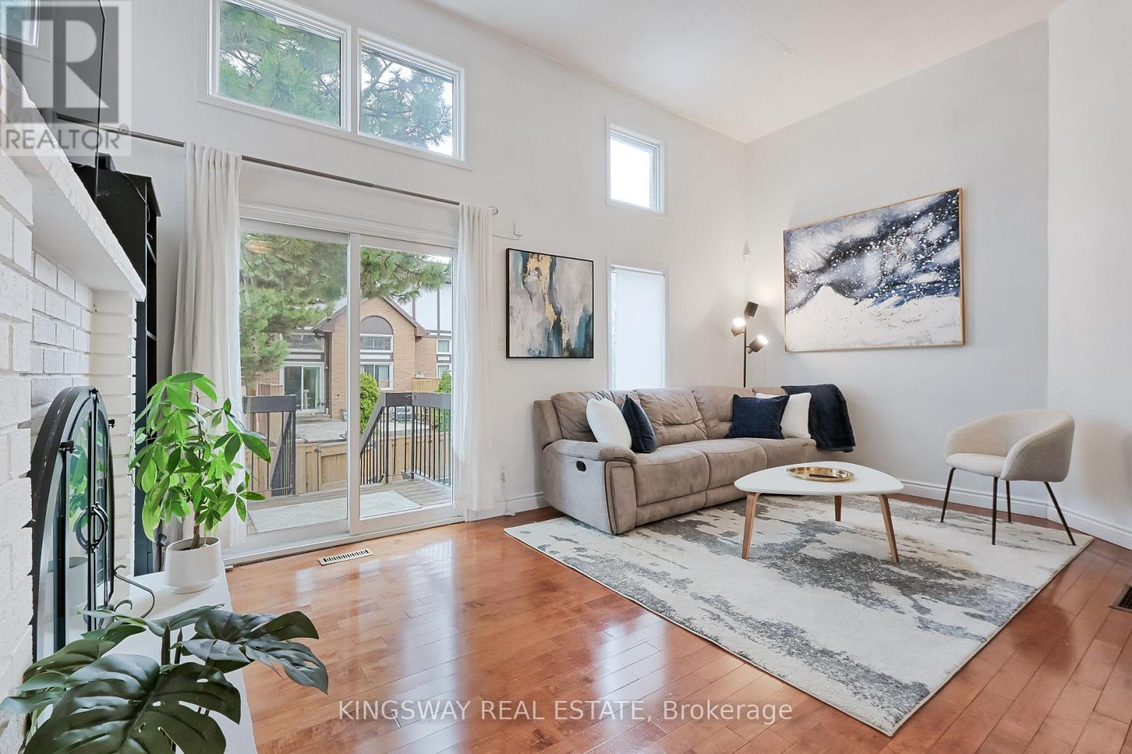 102 - 1755 Rathburn Road E, Mississauga, Ontario  L4W 2M8 - Photo 2 - W12176717