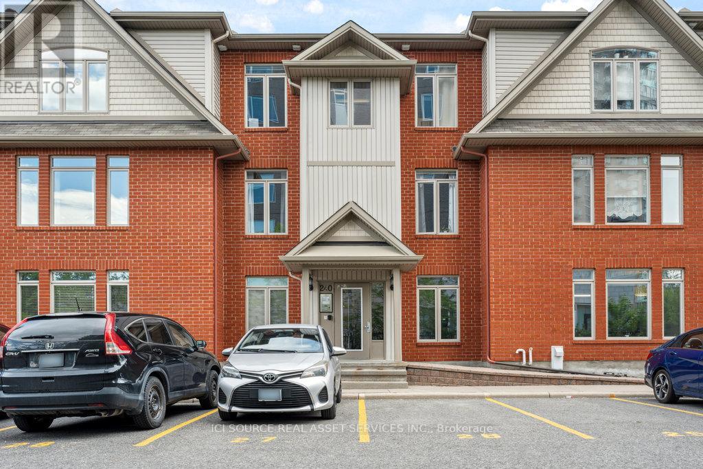 240 B MEILLEUR PRIVATE, Ottawa, Ontario
