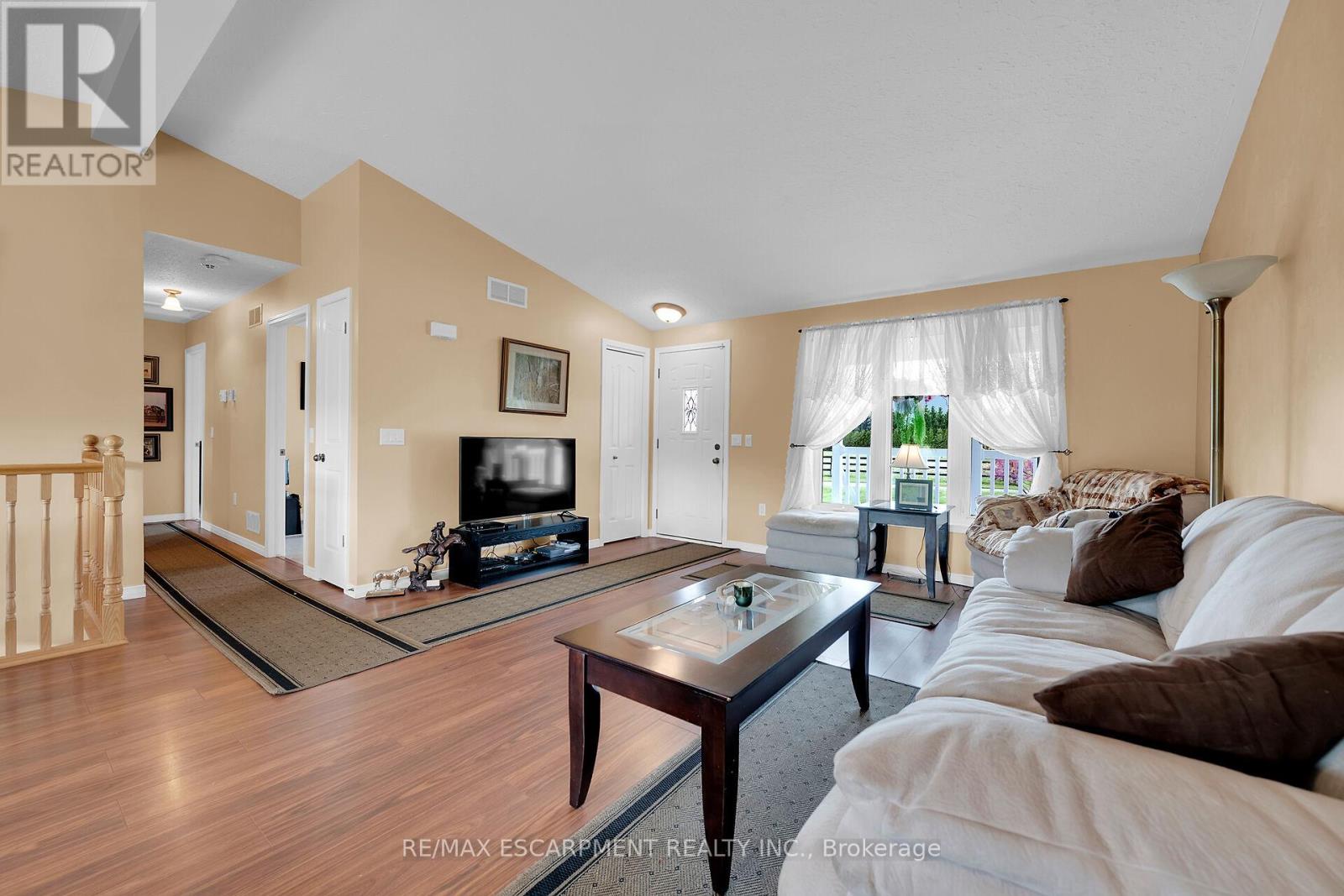 726 Indiana Road E, Haldimand, Ontario  N0A 1C0 - Photo 10 - X12176625