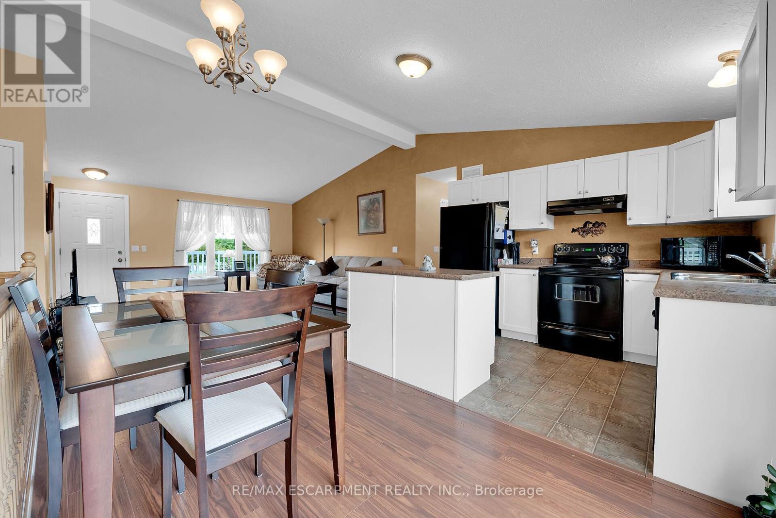 726 Indiana Road E, Haldimand, Ontario  N0A 1C0 - Photo 14 - X12176625