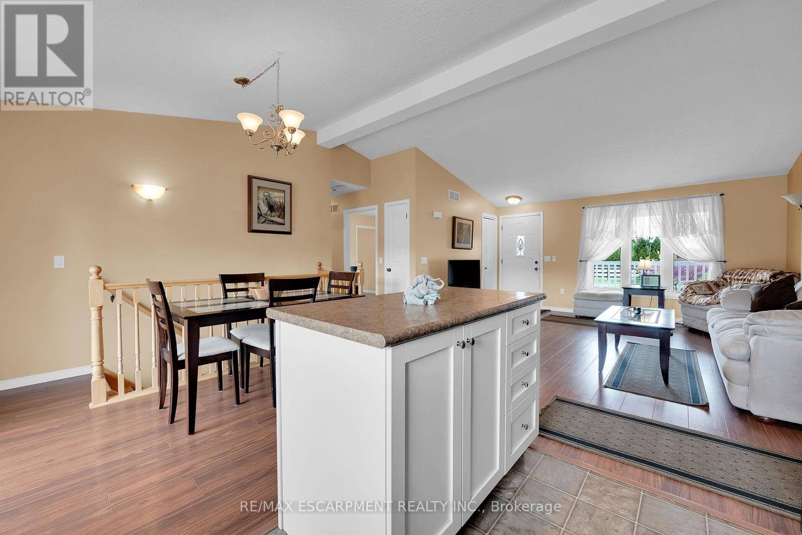 726 Indiana Road E, Haldimand, Ontario  N0A 1C0 - Photo 15 - X12176625