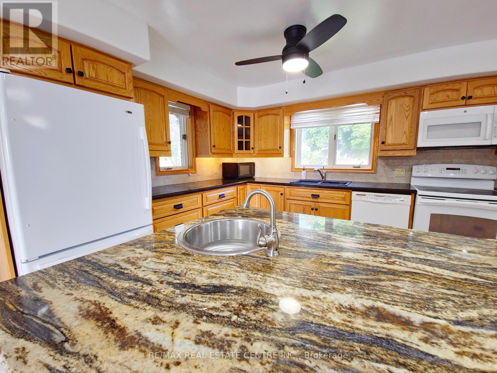 17 Cemetery Road, Norfolk, Ontario  N0E 1Z0 - Photo 12 - X12176686