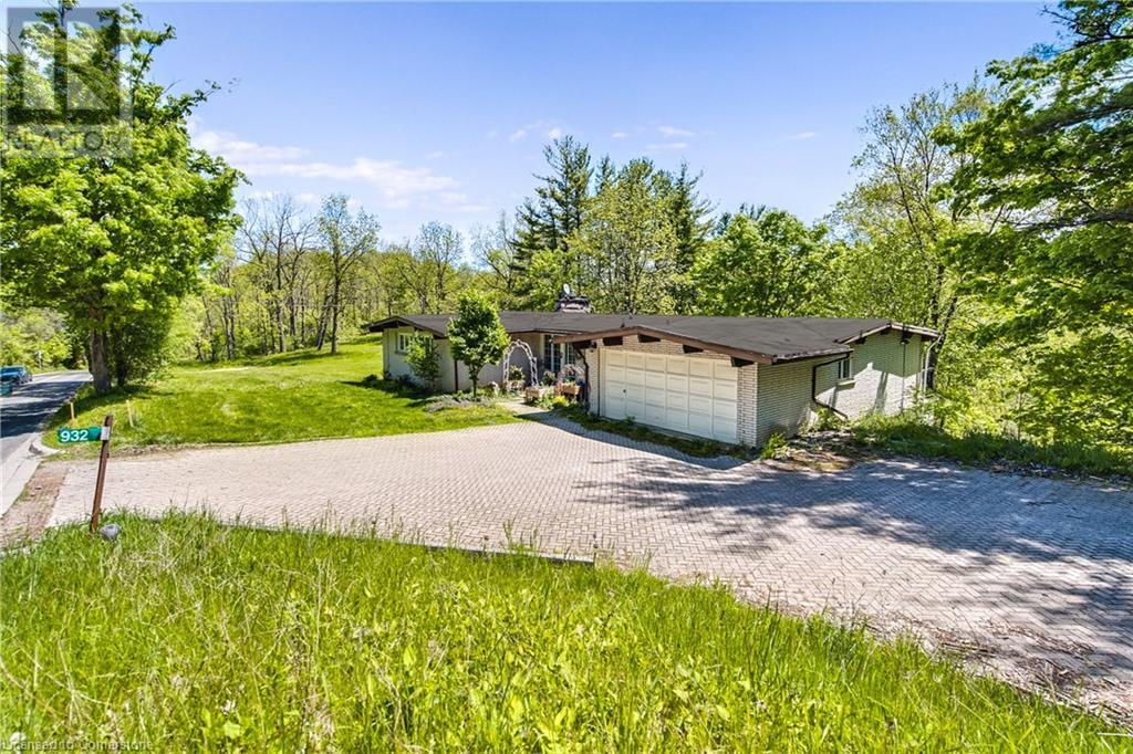 Property at 932 OLD DUNDAS Road image 4