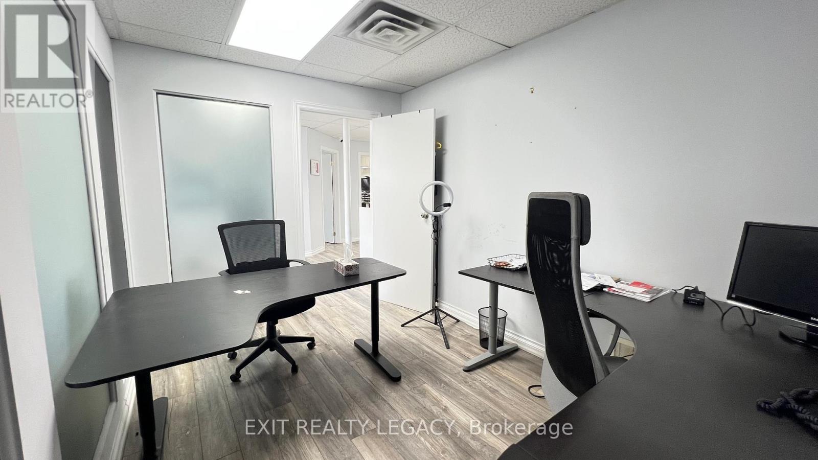 #206 & #207 - 10212 Yonge Street, Richmond Hill, Ontario  L4C 3B6 - Photo 18 - N12173275