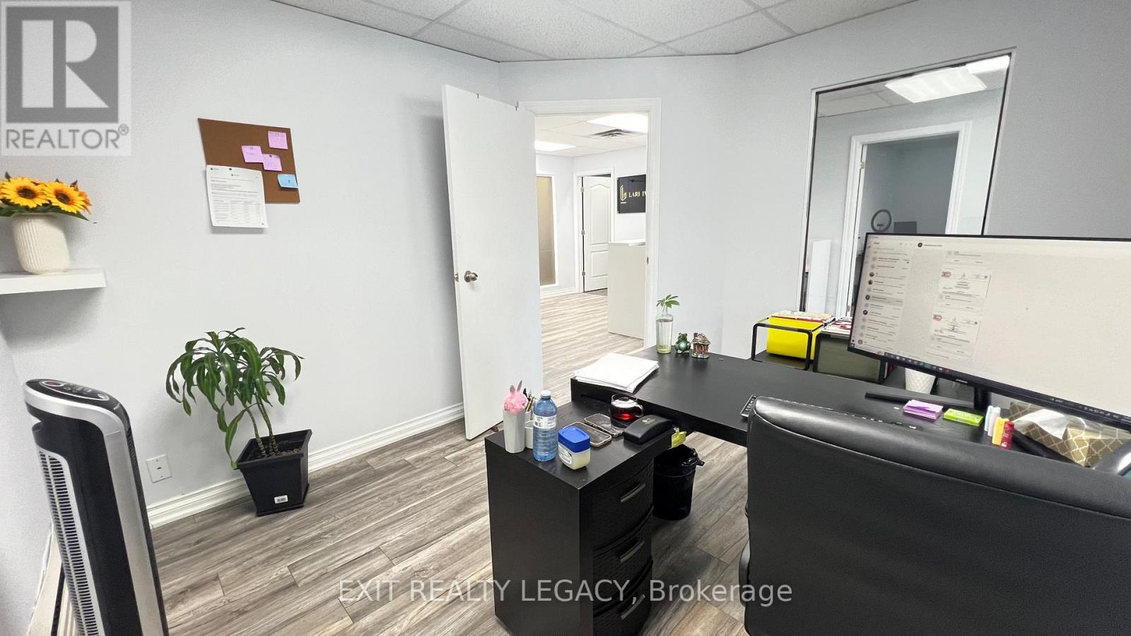 #206 & #207 - 10212 Yonge Street, Richmond Hill, Ontario  L4C 3B6 - Photo 15 - N12173275