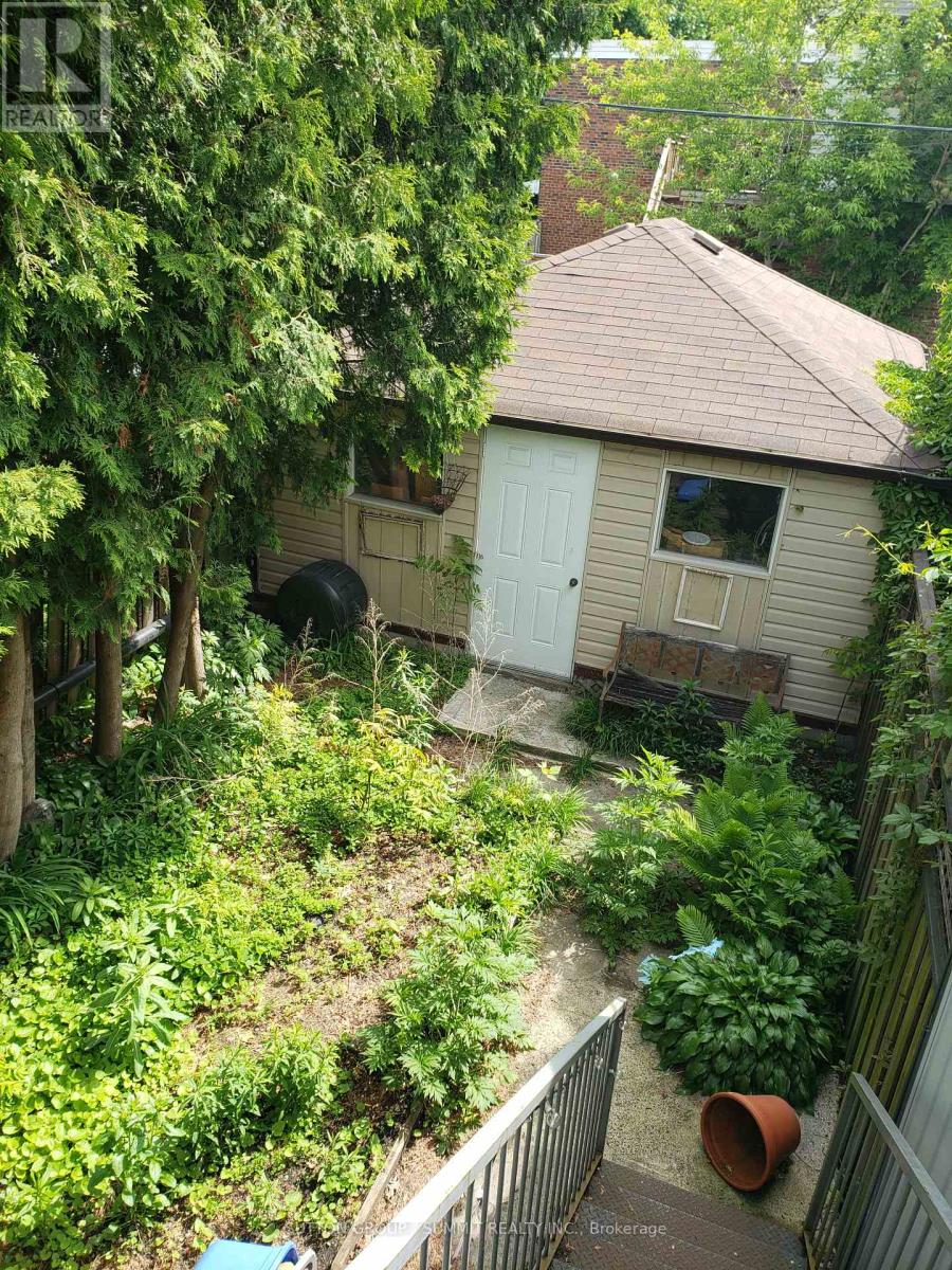 281 Roncesvalles Avenue E, Toronto, Ontario  M6R 2M3 - Photo 17 - W12152522